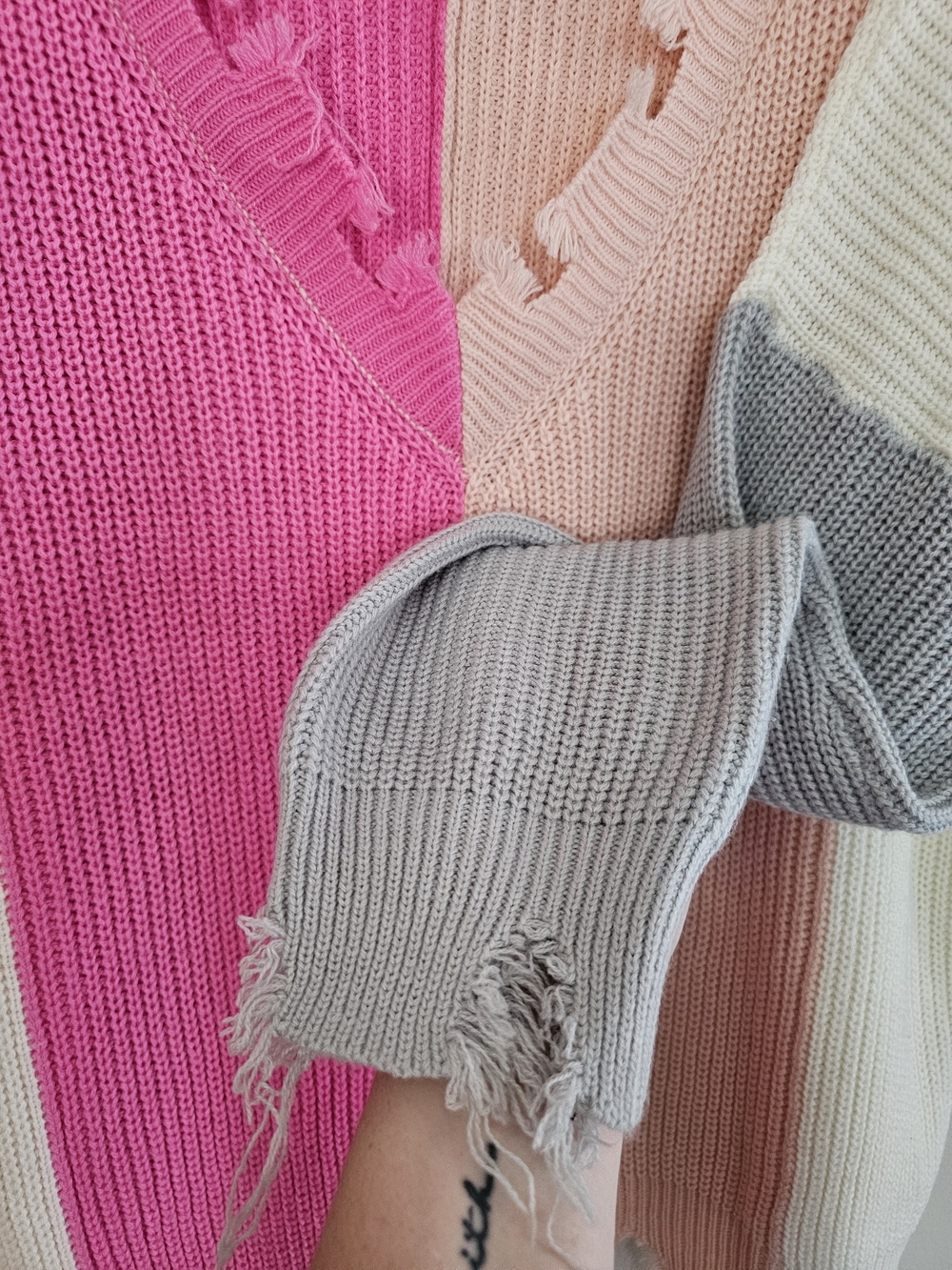 Colorblock Distressed V-Neck Sweater - Pink & Peach - Picture 8 of 8